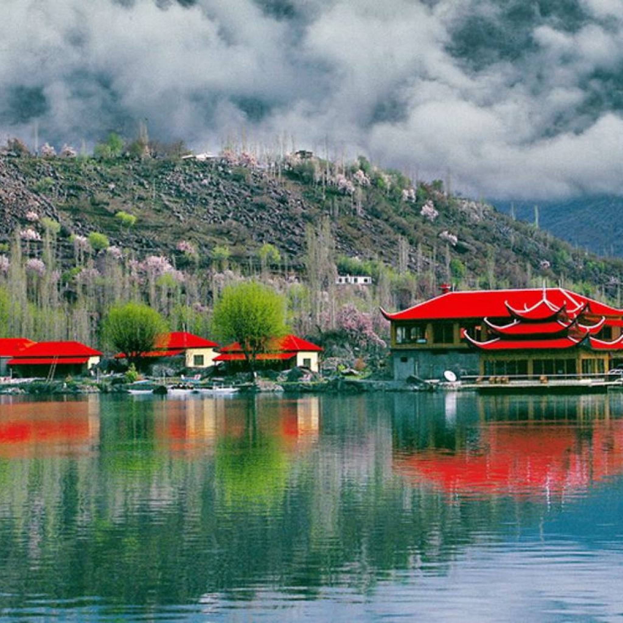 LOWER KACHURA LAKE